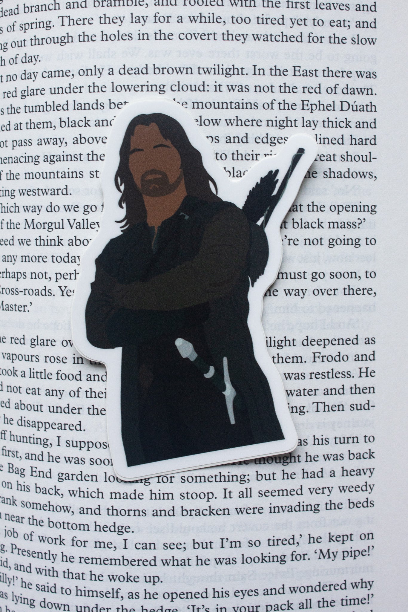 Aragorn sticker from The Lord of the Rings, showing the noble ranger with sword in hand, ready for battle. A perfect addition for fans of Aragorn and Tolkien’s epic adventure.